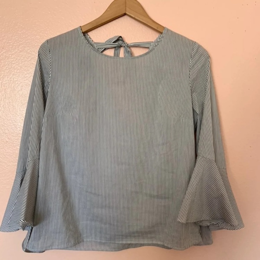 Cute stripped blouse NWOT